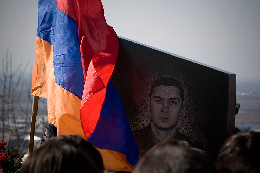 8 Jahre sind vergangen seit Gurgen Margaryan von dem aserbaidschanischen Offizier Ramil Safarov ermordet wurde. 8 Jahre sind vergangen seit Gurgen Margaryan von dem aserbaidschanischen Offizier Ramil Safarov ermordet wurde.