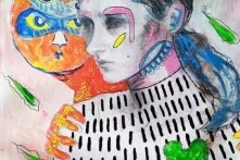 ნახატი: გოგონა ცრემლებით, გვედით მას ნიღბიანი ზღვაპრული პერსონაჟი უდგას, მარჯვენა მხარზე ხელი აქვს ჩამოდებული