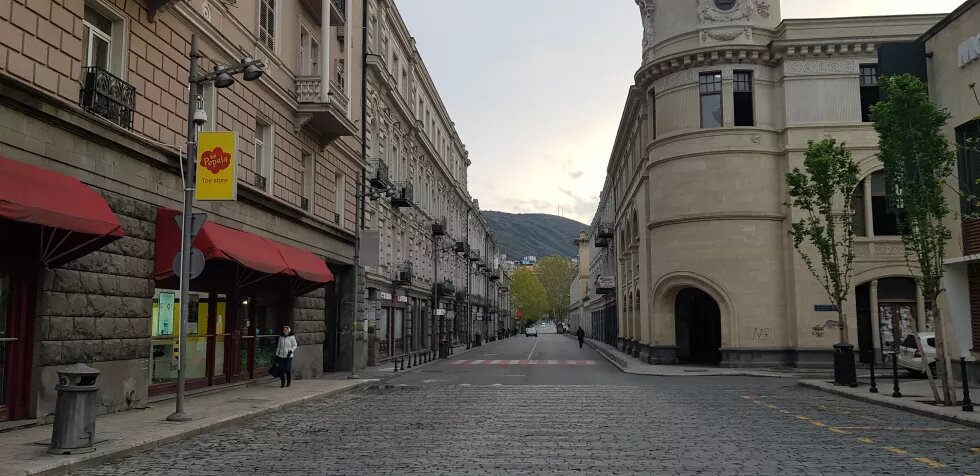  ცარიელი მარჯანიშვილის ქუჩა საგანგებო მდგომარეობის დროს. 23/04/2020